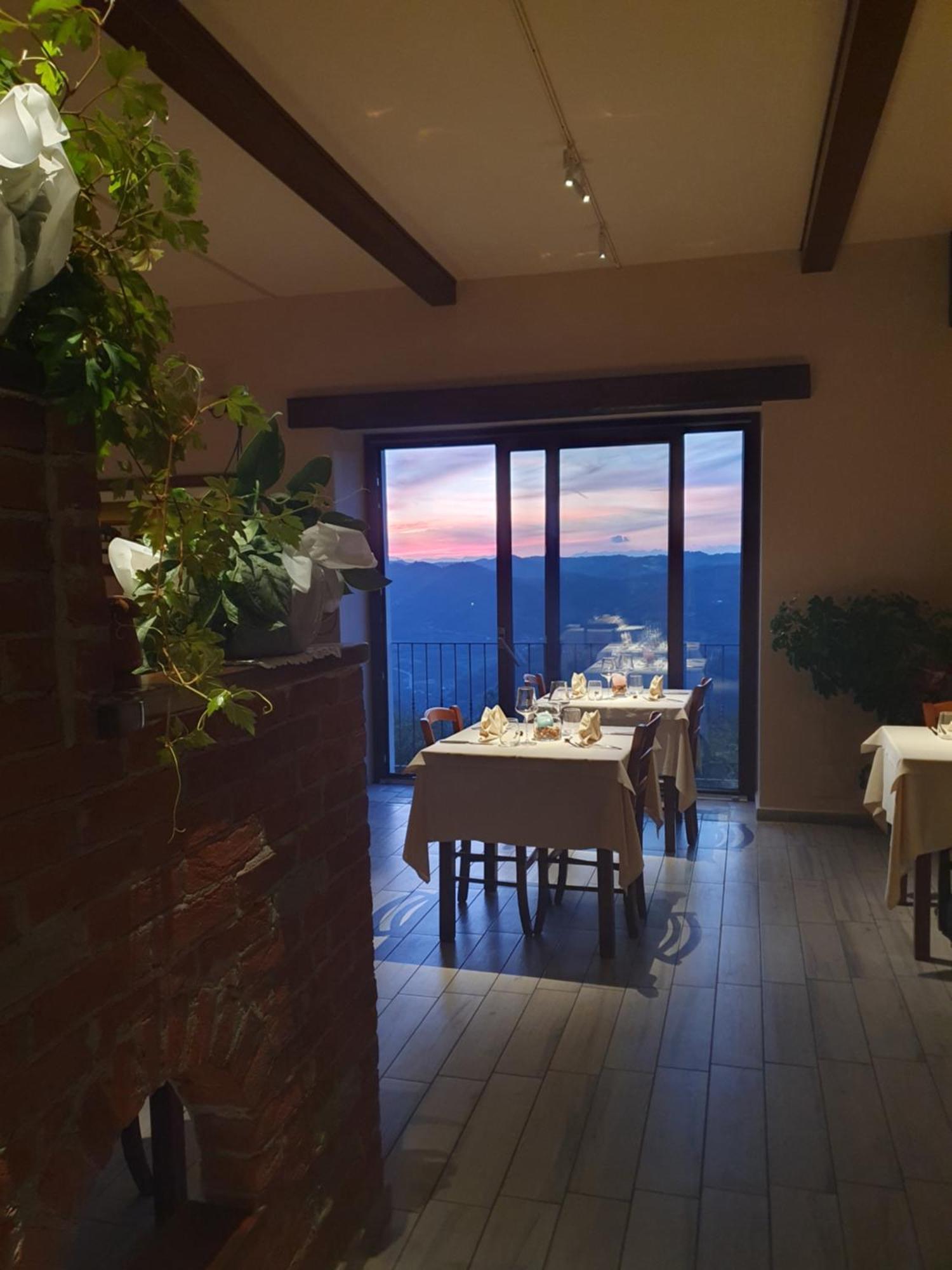 Ristorante Albergo 'L Bunet Cortemilia Kültér fotó