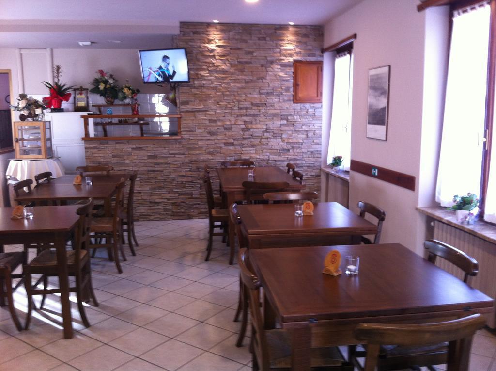 Ristorante Albergo 'L Bunet Cortemilia Kültér fotó